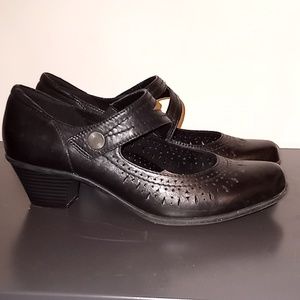 Earth Dione Black Leather Mary Jane Shoes Size 9 Wide